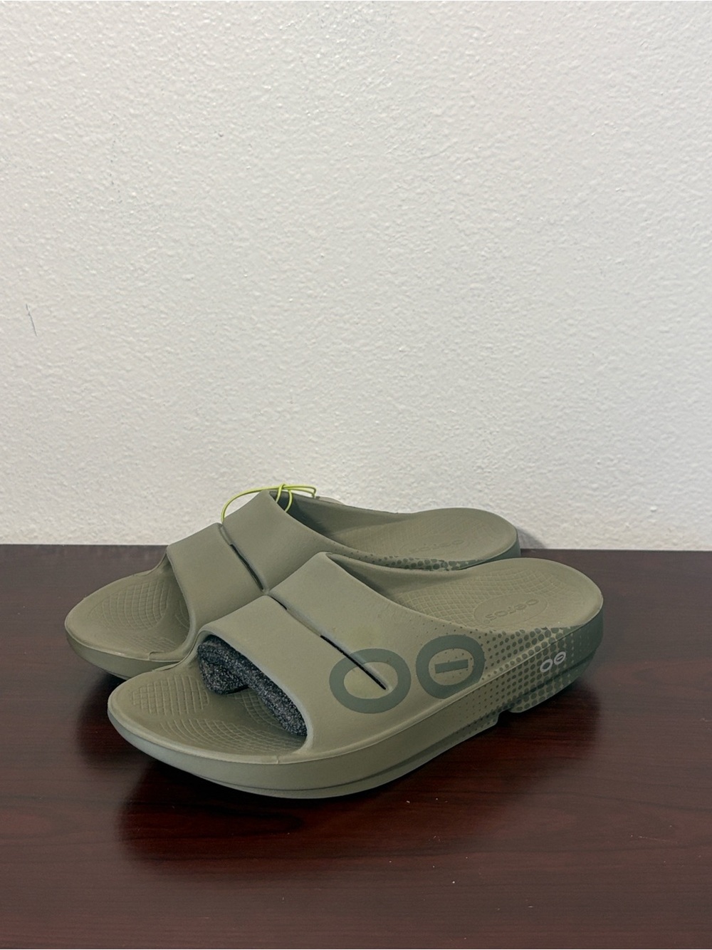 OOFOS OOahh Sport Slide Recovery Sandals - Brand New M8/W10 Tactical Green